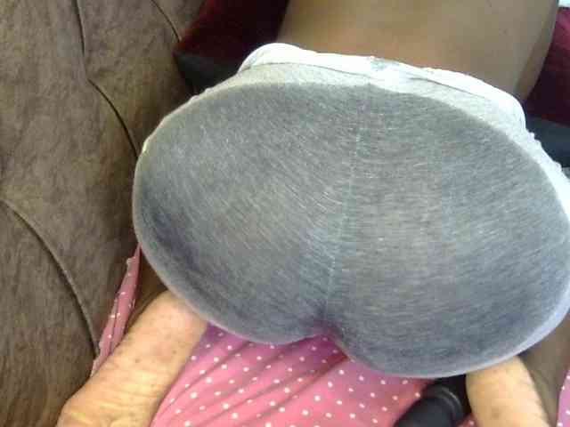 Naughtygal98 webcam