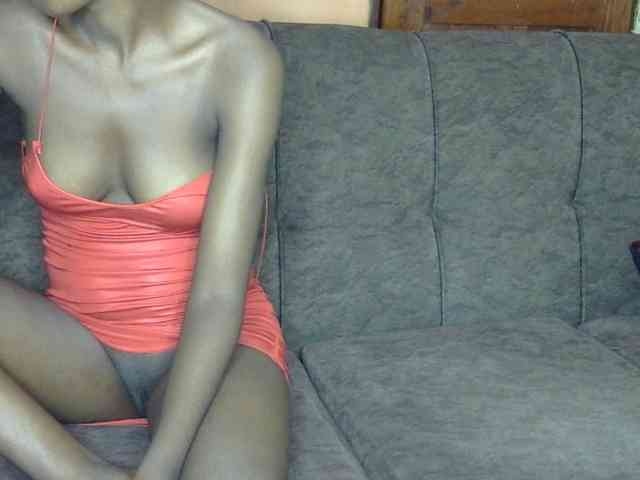 Gladwell Live Webcam on BongaCams