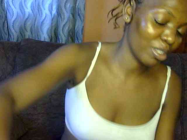 Gladwell Live Webcam on BongaCams
