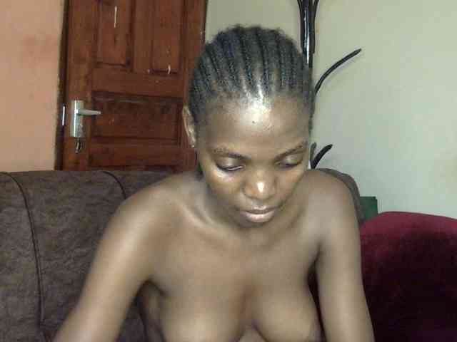 Gladwell Live Webcam on BongaCams