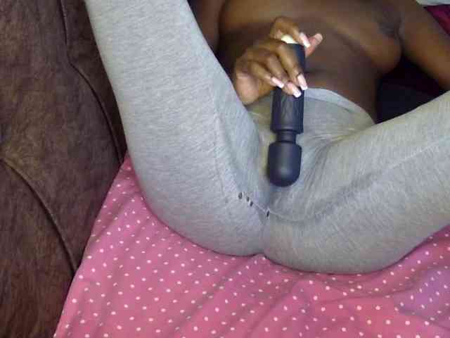 Naughtygal98 webcam