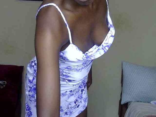 Gladwell Live Webcam on BongaCams