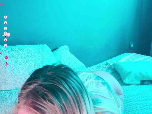 FrankieFoxie webcam