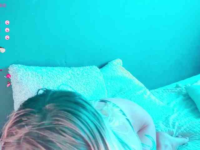 FrankieFoxie webcam