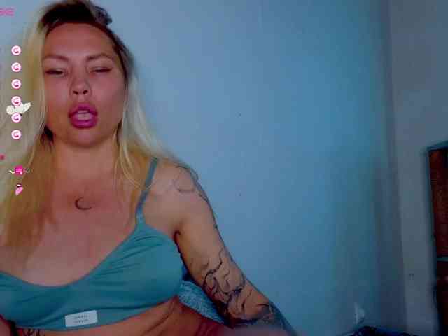 FrankieFoxie webcam