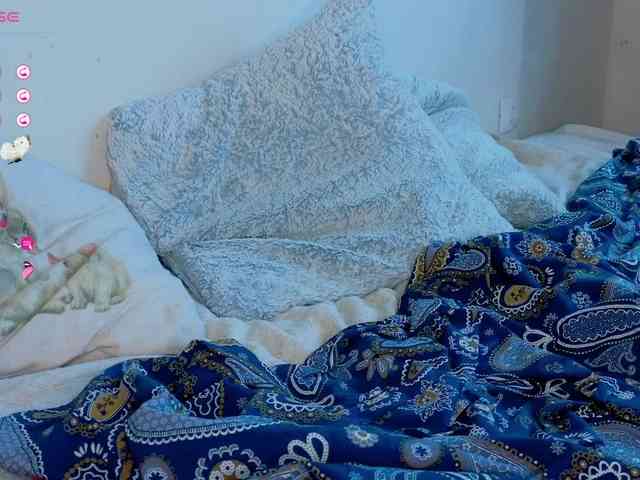 FrankieFoxie webcam