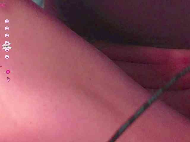 FrankieFoxie webcam