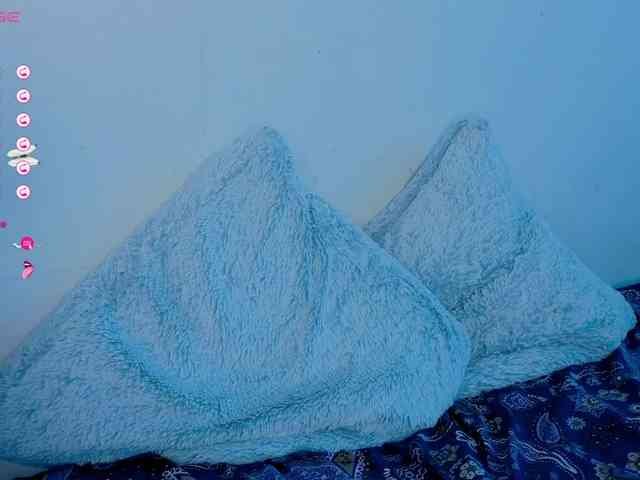 FrankieFoxie webcam