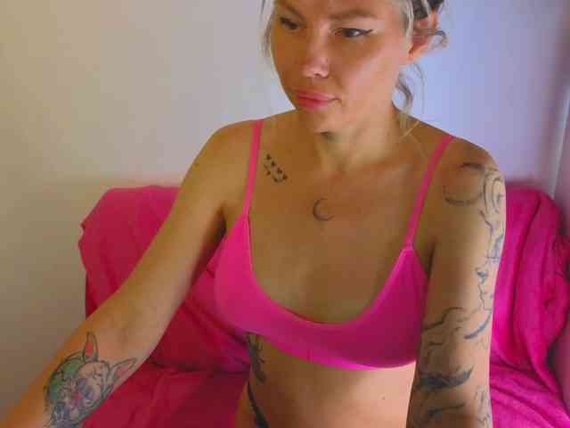 FrankieFoxie webcam
