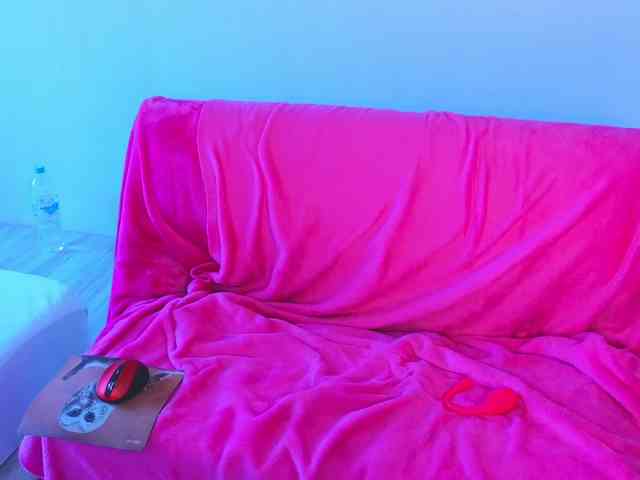 FrankieFoxie webcam