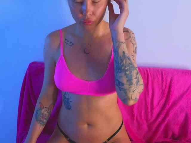 FrankieFoxie webcam