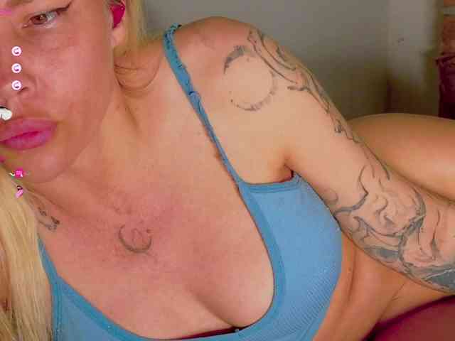 FrankieFoxie webcam