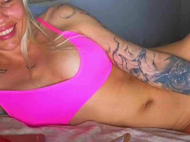 FrankieFoxie webcam