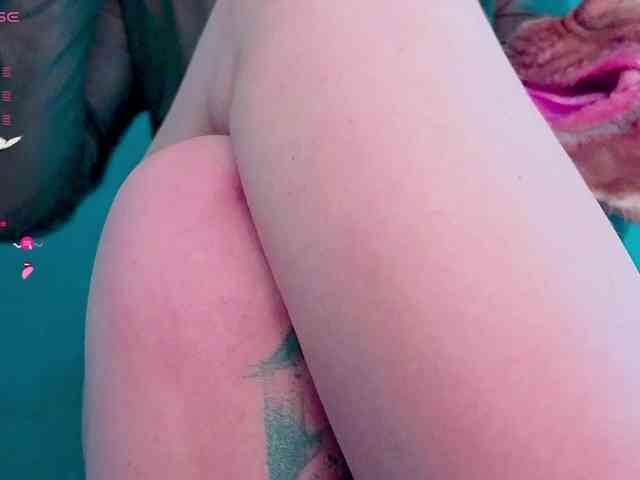 FrankieFoxie webcam