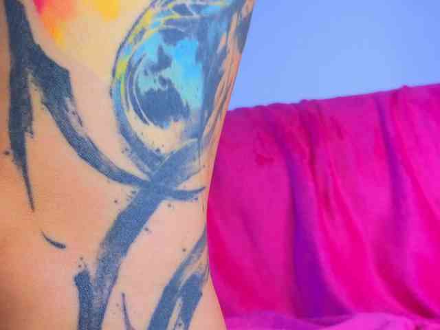 FrankieFoxie webcam