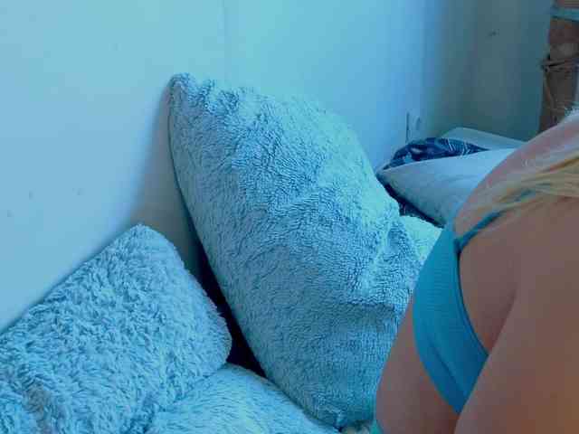 FrankieFoxie webcam