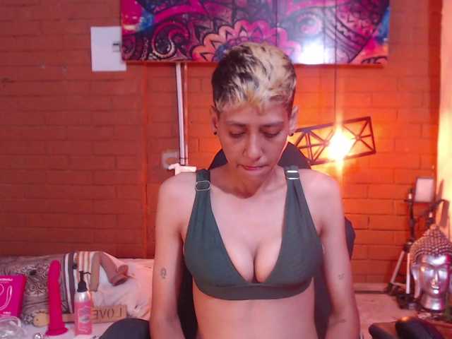 HottAlexxxa's BongaCams show and profile