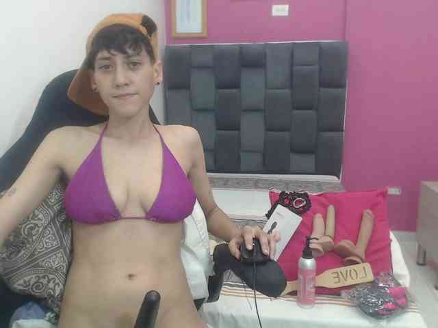 HottAlexxxa webcam
