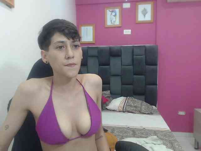 HottAlexxxa webcam