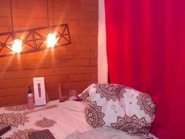 HottAlexxxa webcam