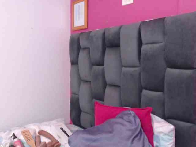 HottAlexxxa webcam