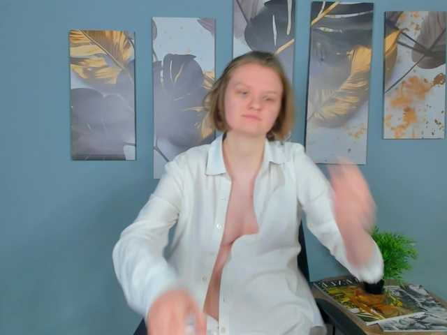 LilianSlow's BongaCams show and profile