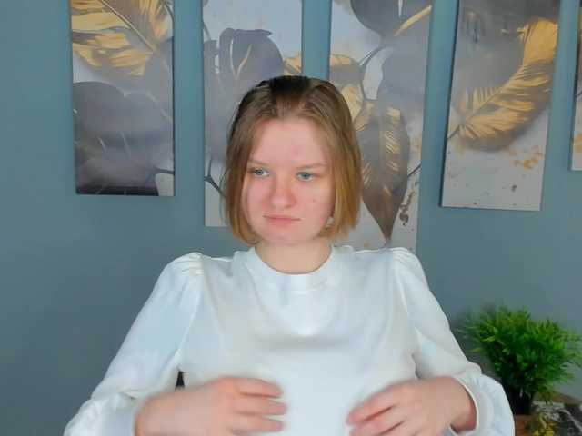 LilianSlow's BongaCams show and profile