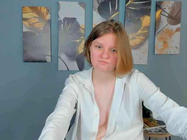 LilianSlow Live Webcam on BongaCams