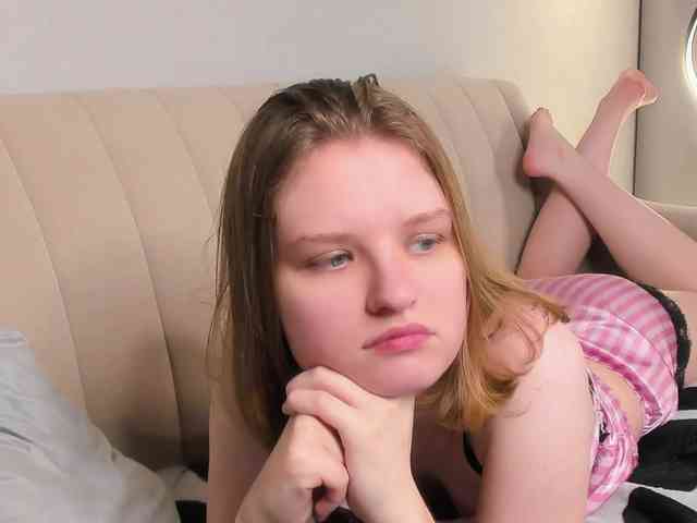 LilianSlow webcam