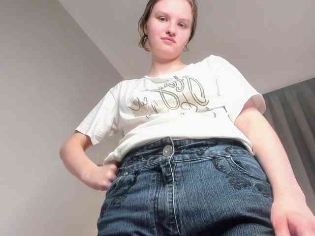 LilianSlow webcam