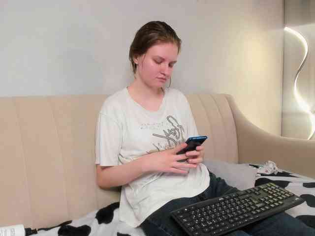 LilianSlow webcam