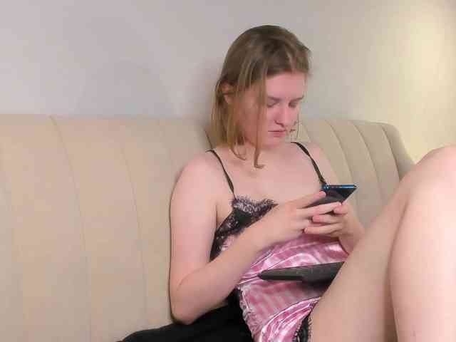 LilianSlow webcam