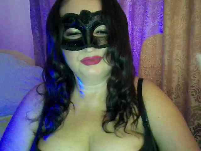 MiaGucci webcam