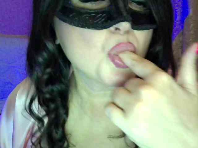 MiaGucci webcam