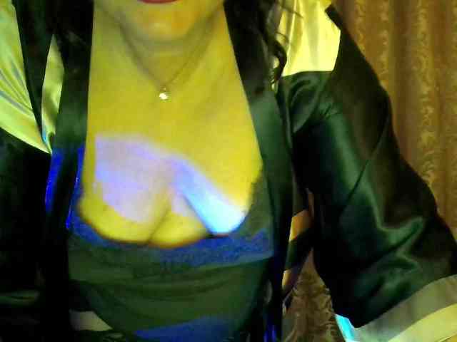 MiaGucci webcam