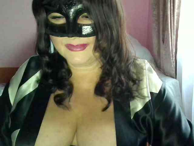 MiaGucci webcam
