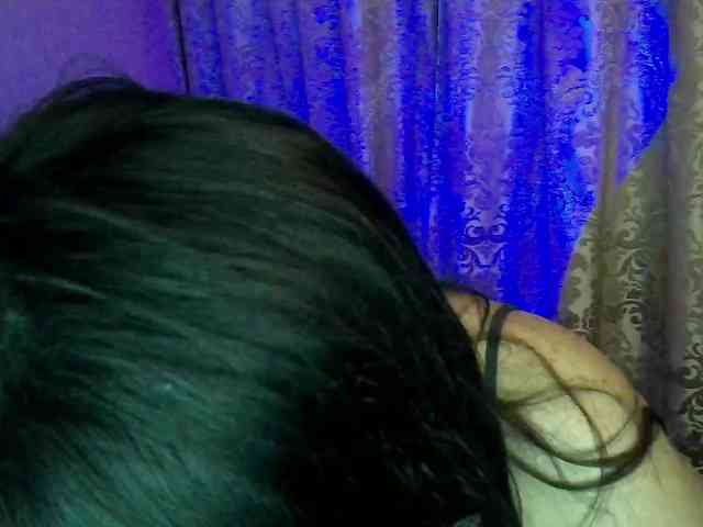 MiaGucci webcam