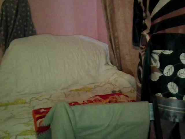 MiaGucci webcam