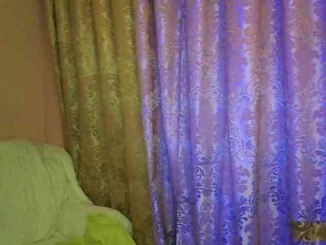 MiaGucci webcam