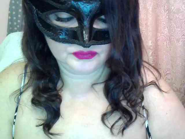 MiaGucci webcam