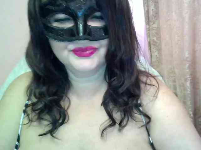 MiaGucci webcam