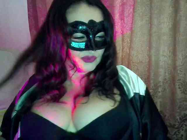 MiaGucci webcam