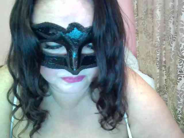 MiaGucci webcam