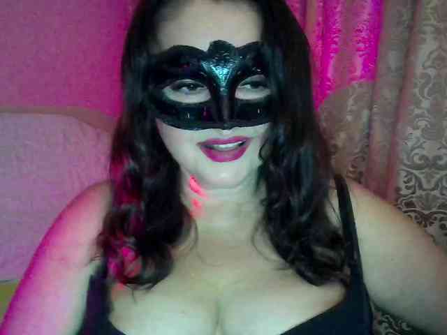 MiaGucci webcam