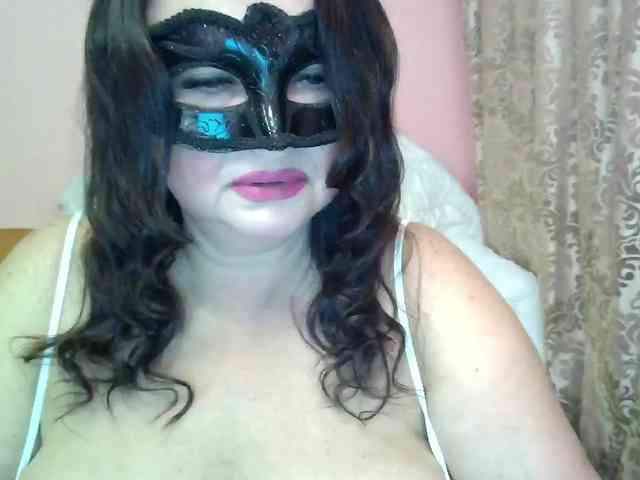 MiaGucci webcam