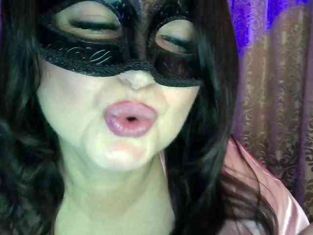 MiaGucci webcam