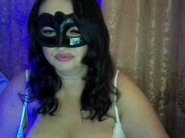 MiaGucci webcam