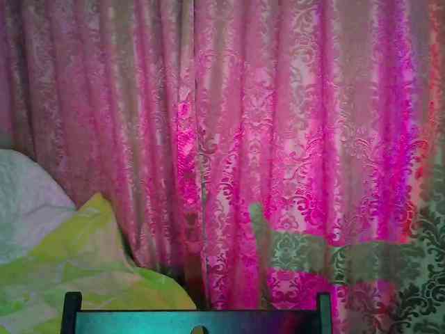 MiaGucci webcam