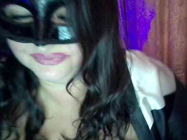 MiaGucci webcam