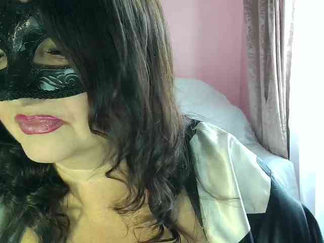 MiaGucci webcam
